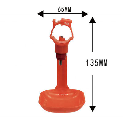 Indywidualny system poidła do karmienia drobiu z polipropylenu